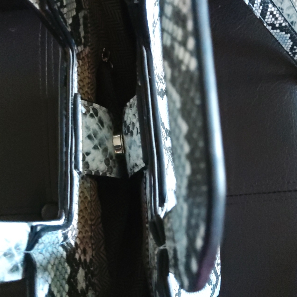 Urban Expressions Snake Satchel - Picture 6 of 6